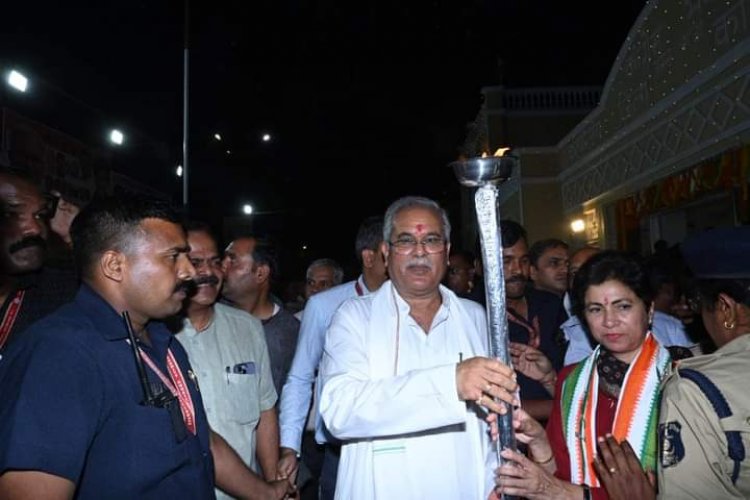 *कांग्रेस ने निकाली लोकतंत्र बचाओ मशाल शांति मार्च रैली*