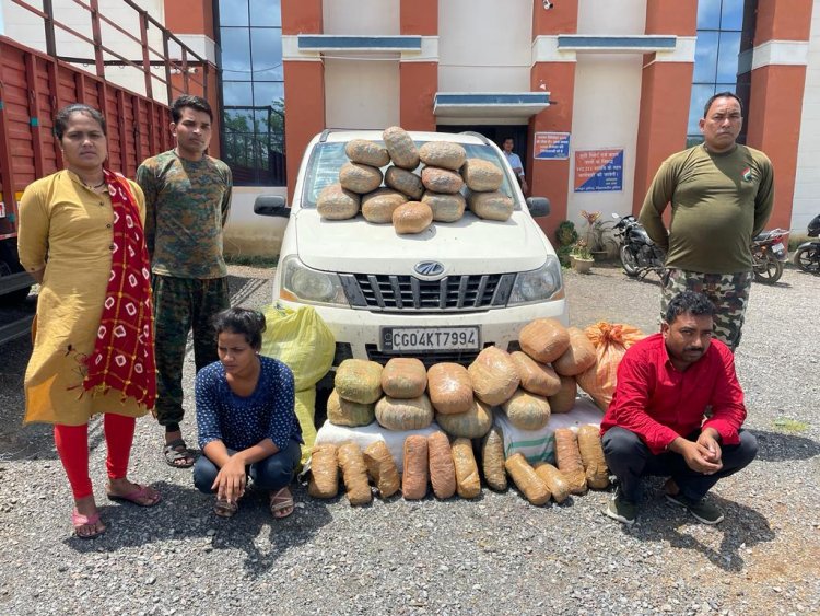 महासमुंद पुलिस ने वाहन चेकिंग के दौरान एन एच 53 पर रेहटीखोल के पास जायलो कार से 200 किलो गांजा के साथ दो आरोपी को किया गिरफ्तार