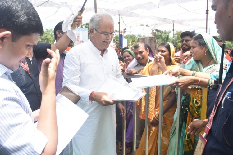 माँ के आदर्शों का आत्मसात कर छत्तीसगढ़ के चहुंमुखी विकास एवं सभी वर्गों के कल्याण के लिए निरंतर कार्य कर रहा हूँ: मुख्यमंत्री श्री बघेल