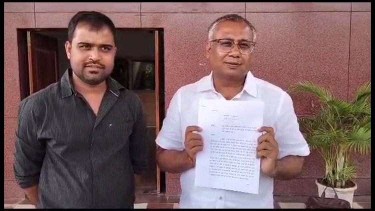हलदी गांव में एक किसान का पौनी पसारी किये बंद.