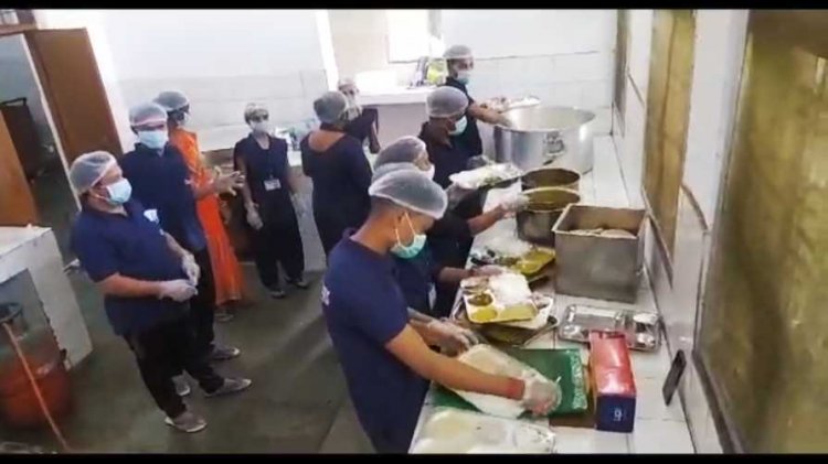 पदभार ग्रहण करते ही मरीजों की भोजन व्यवस्था को किया दुरुस्त रायपुर के मेकाहारा में कैंटीन चलाने वाली कंपनी को मिला है टेंडर