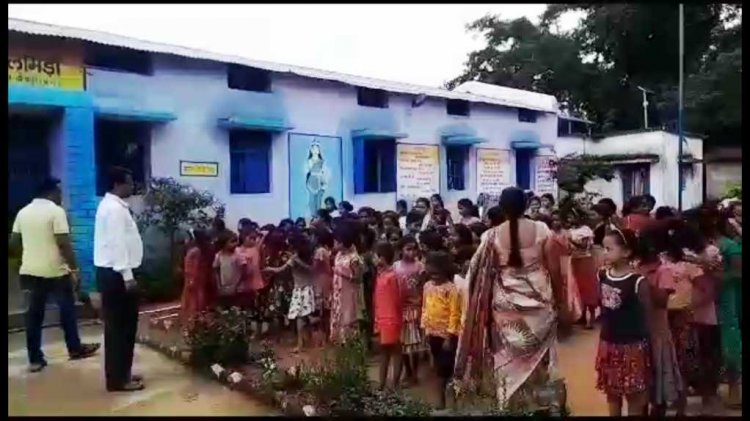 सहायक आयुक्त इलमिडी क्षेत्र के आश्रामों का दौरा