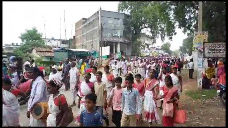 महारैली के साथ आज सीतापुर में विश्व आदिवासी दिवस की शुरुआत