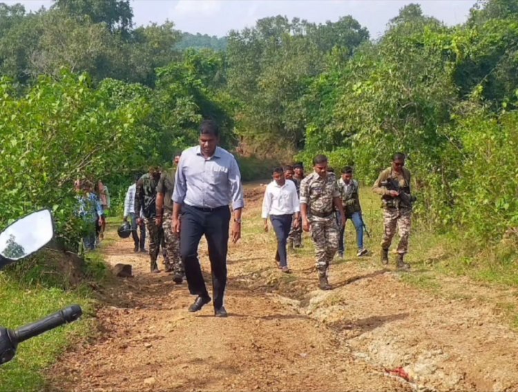 स्वीप कार्यक्रम/विधानसभा निर्वाचन 2023 मतदाता जागरूकता अभियानः मानव श्रृंखला बना कर दिया मतदान करने का संदेश