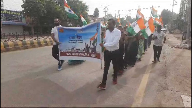 प्रधान डाकघर के कर्मचारियों द्वारा निकाली गई तिरंगा रैली