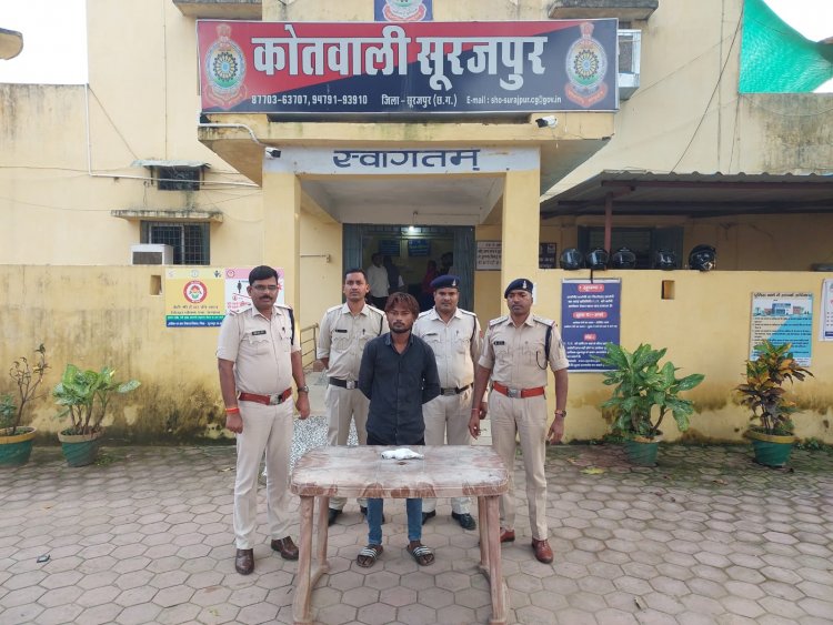 देशी सिक्सर रिवाल्वर लेकर लोगों को डराने-धमकाने वाले 1 व्यक्ति को कोतवाली पुलिस ने किया गिरफ्तार
